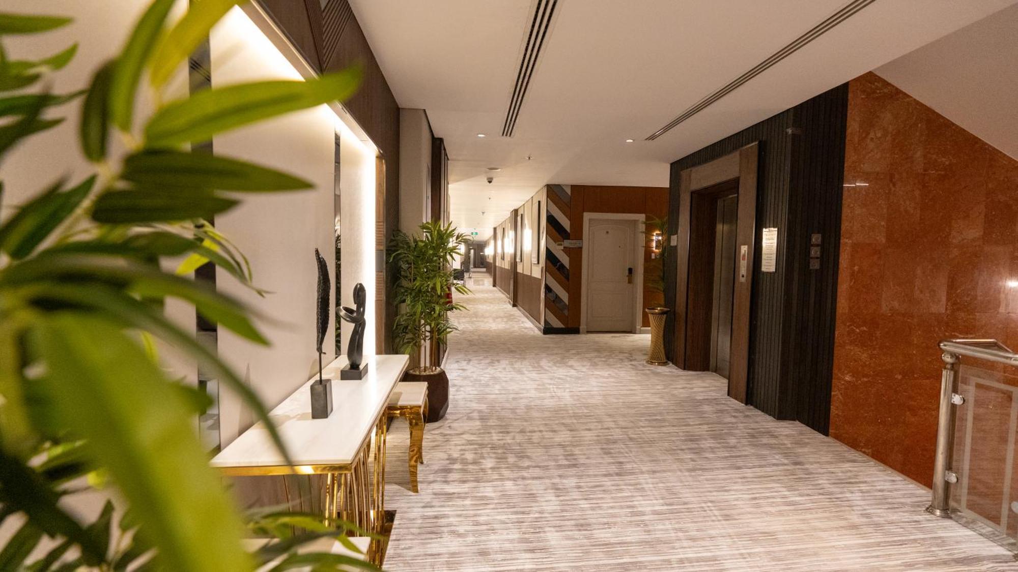Brzeen Hotel Riadh Exterior foto