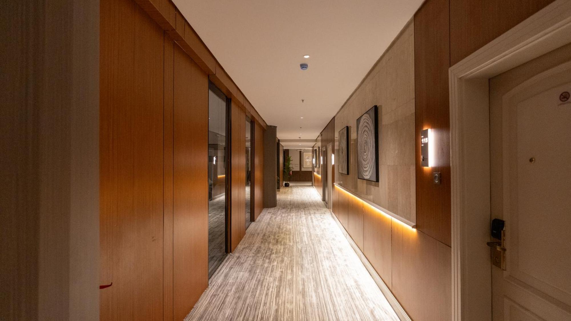 Brzeen Hotel Riadh Exterior foto