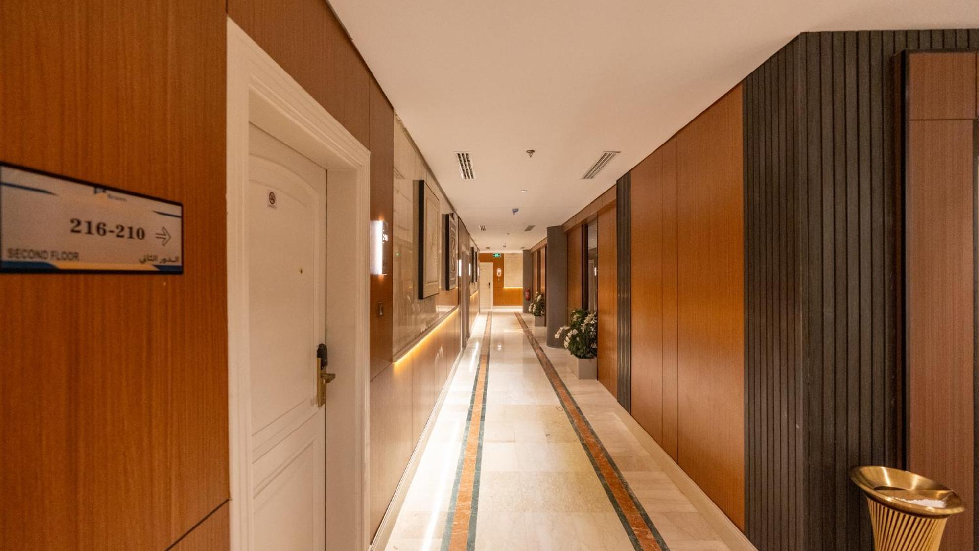 Brzeen Hotel Riadh Exterior foto